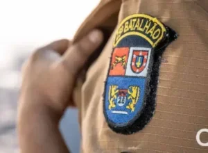 Mulher é agredida com tijolo na cabeça durante briga em Maria Helena