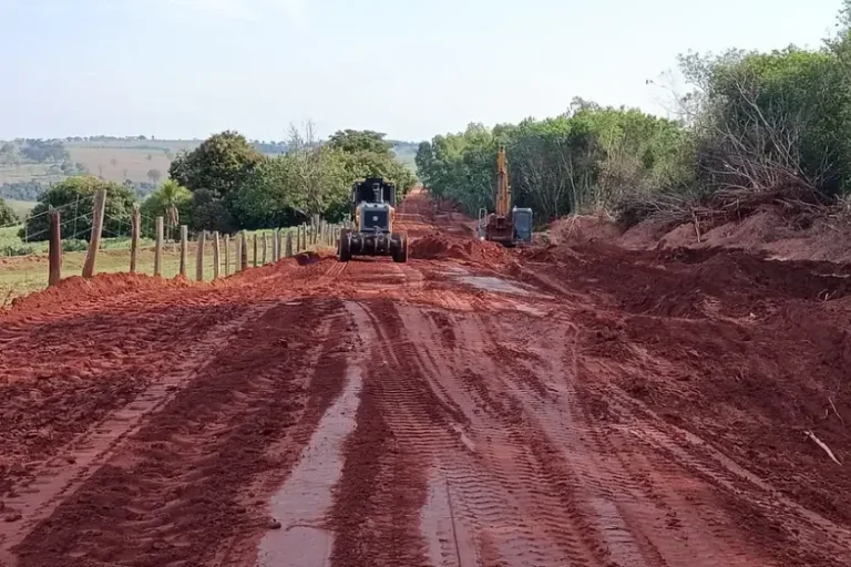 Município readequa trecho da Estrada Amarela após danos causados pelas chuvas