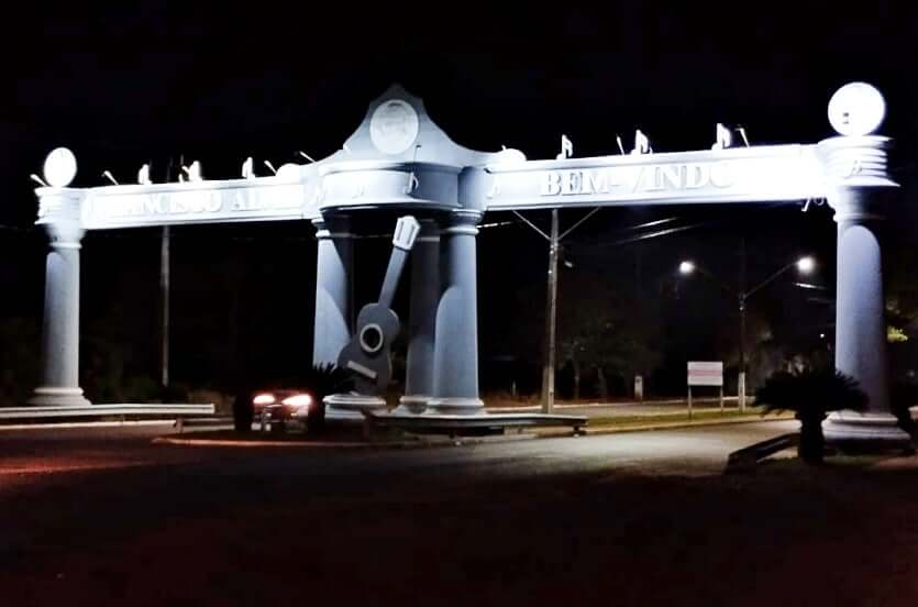 Portal de entrada de Francisco Alves.
