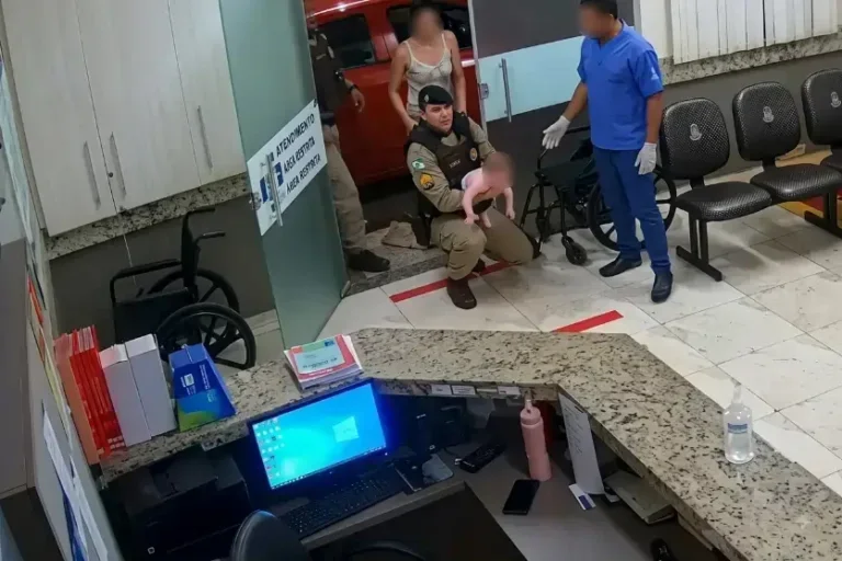 PM salva bebê de 10 meses que estava engasgada e sem respirar no Paraná; vídeo