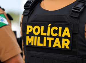 Motociclista fica ferido após bater contra utilitário estacionado em Umuarama