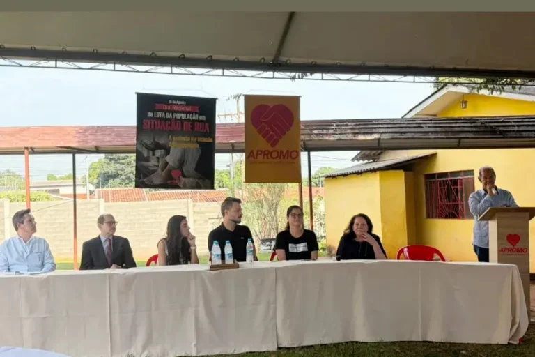 População em situação de rua entra na pauta de reunião realizada na Apromo