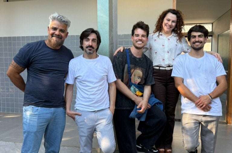 Atores portugueses levam teatro e conhecimento a estudantes de Umuarama