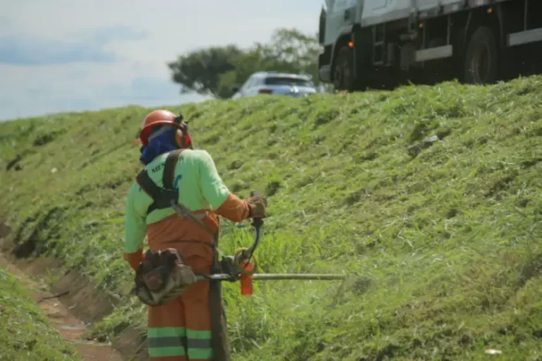 PR-323 e BR-272 têm obras nesta sexta-feira; veja os trechos com intervenções