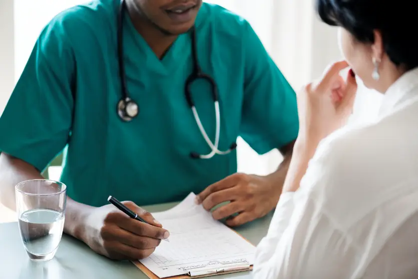 Prefeitura de Umuarama autoriza concurso público com quatro vagas para médicos