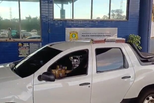 Caminhonete roubada apreendida em Guaíra.