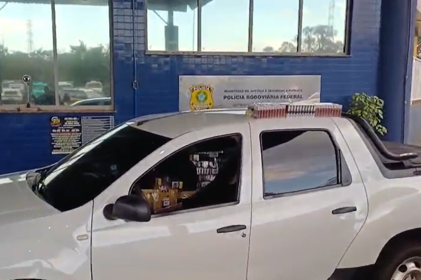 Caminhonete roubada apreendida em Guaíra.
