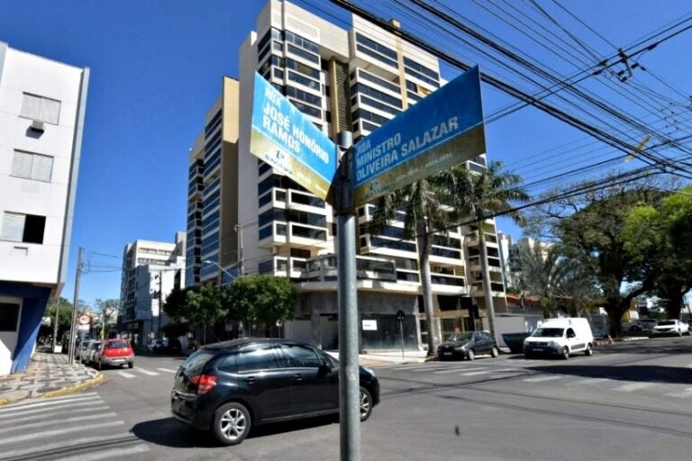 Rua movimentada de Umuarama tem nome de alguém que ninguém sabe quem é…