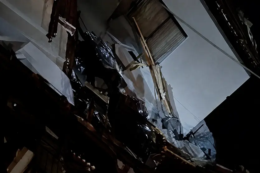 Temporal destelha casas em Alto Paraíso e no Porto Figueira; vídeo