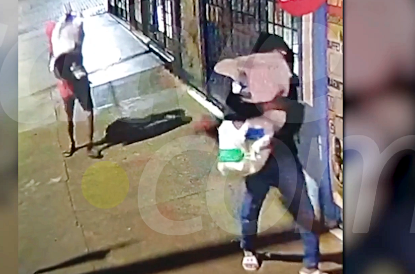 Vídeo mostra restaurante sendo furtado quatro vezes na mesma madrugada