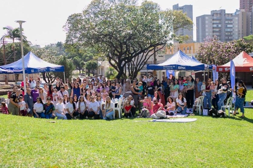 Mulheres reunidas durante Mamaço em Umuarama.