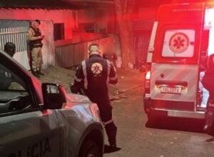 Samu e PM em local onde homem foi encontrado morto em Umuarama.