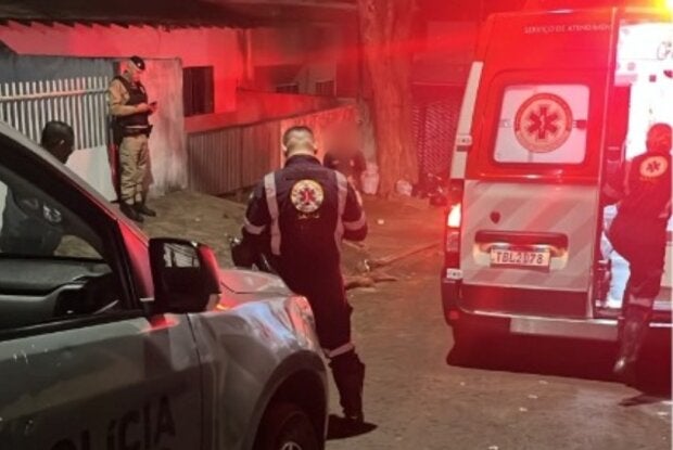 Samu e PM em local onde homem foi encontrado morto em Umuarama.