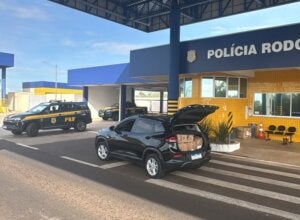 Carro com cigarros apreendido em Alto Paraíso.
