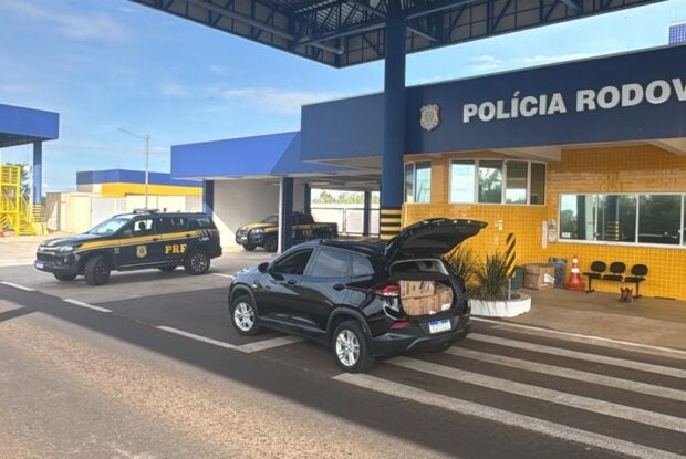 Carro com cigarros apreendido em Alto Paraíso.