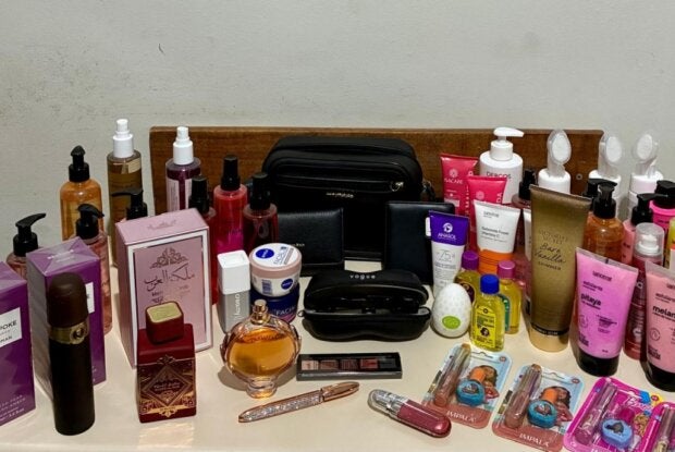 Perfumes apreendidos em Icaraíma durante a Operação Inodoro.