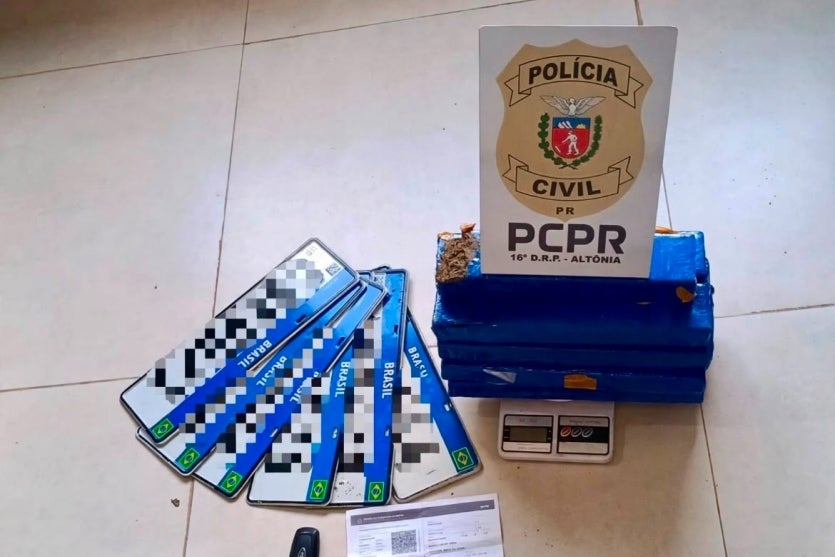 Maconha e placas apreendidas em Altônia.