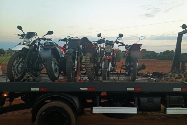 Motos apreendidas durante a Operação Dispersão, em Tuneiras do Oeste.