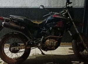 Motocicleta apreendida por receptação em Altônia.