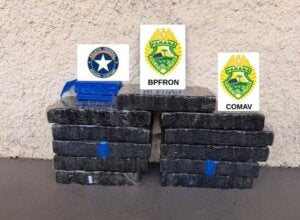 Maconha apreendida após perseguição na PR-323 em Cruzeiro do Oeste.