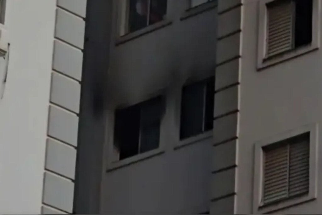 Mãe e filha são resgatadas de apartamento em chamas no Paraná