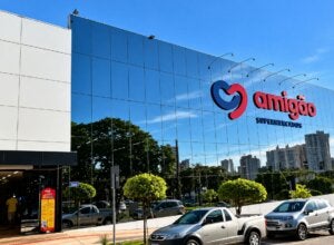 Amigão Supermercados realiza mutirão de empregos para pessoas com deficiência em Umuarama