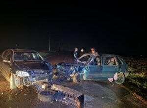 Colisão entre dois carros deixa cinco pessoas feridas na PR-364, em Assis Chateaubriand