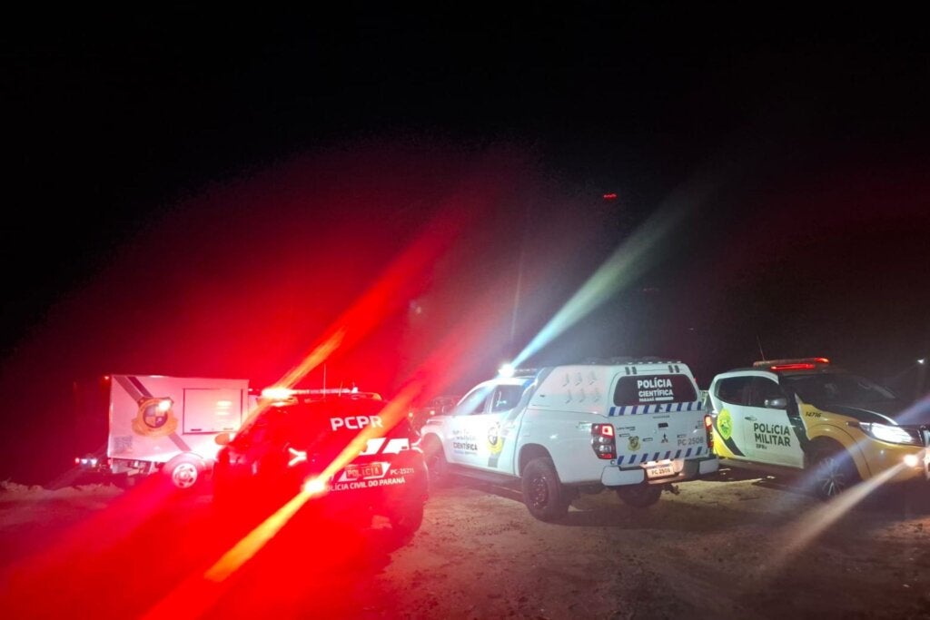 Batida e incêndio deixam três mortos após ultrapassagem irregular na rodovia PR-317
