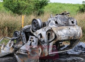 IML pede ajuda para identificar vítimas carbonizadas em acidente na PR-317