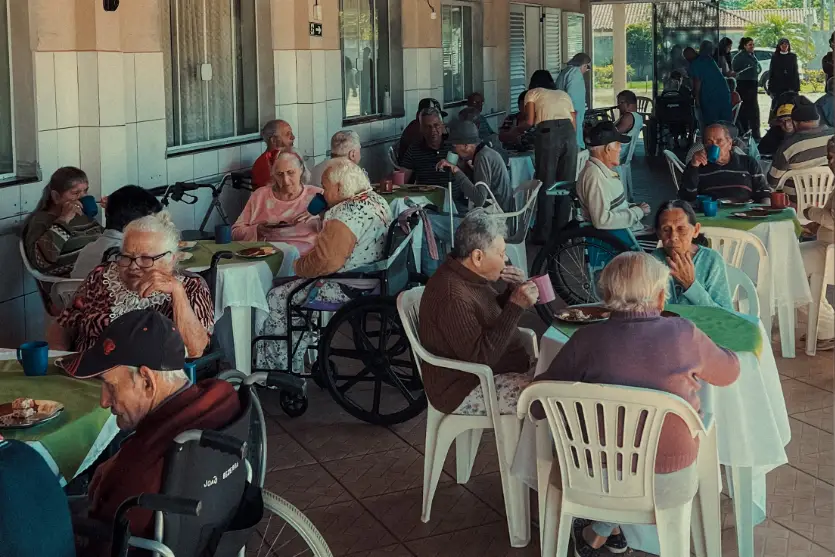 Ação solidária: Shopping Palladium Umuarama visita Lar Santa Faustina em preparação para bingo