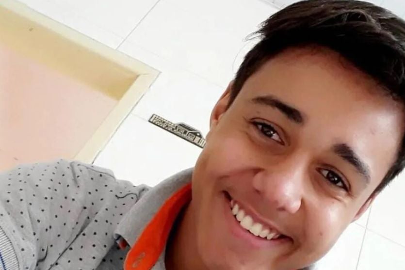 Identificado jovem que morreu após carro cair no Rio Piquiri; vítima deixa esposa grávida