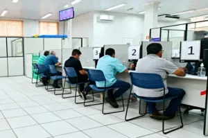 Interior da Agência do Trabalhador de Umuarama.