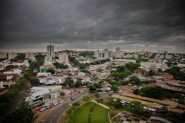 Defesa Civil do Paraná alerta para tempestades na região de Umuarama