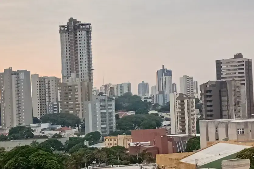 Após temporais, Umuarama tem terça-feira de céu claro e temperatura de 25°C