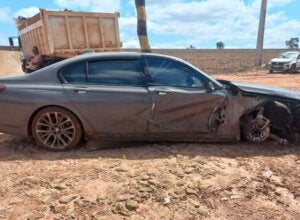 Colisão entre caminhão e BMW deixa motorista ferido na PR-486 em Brasilândia do Sul
