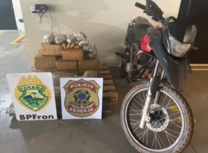 Carga pesada! Polícia apreende mais de 150 kg de maconha em carretinha puxada por moto