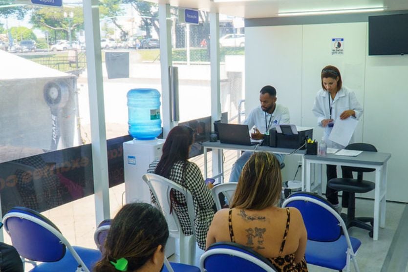 Carreta Saúde da Mulher começa atendimentos e permanece um mês em Umuarama