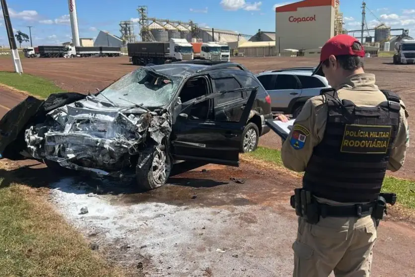 Veículo de Umuarama se envolve em acidente que deixa três feridos na PR-317