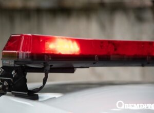 Casal se desentende em frente a Destacamento e PMs interferem para evitar agressões