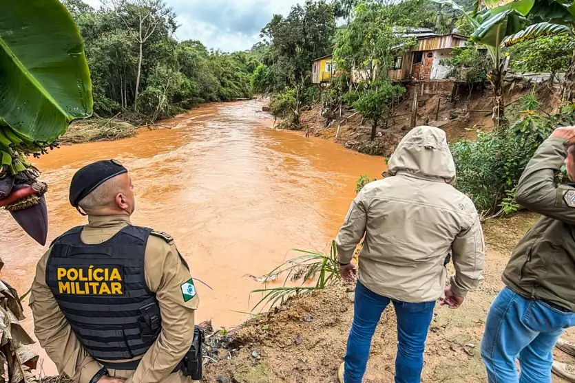 Chuvas no Paraná deixam três desaparecidos e afetam mais de 50 municípios