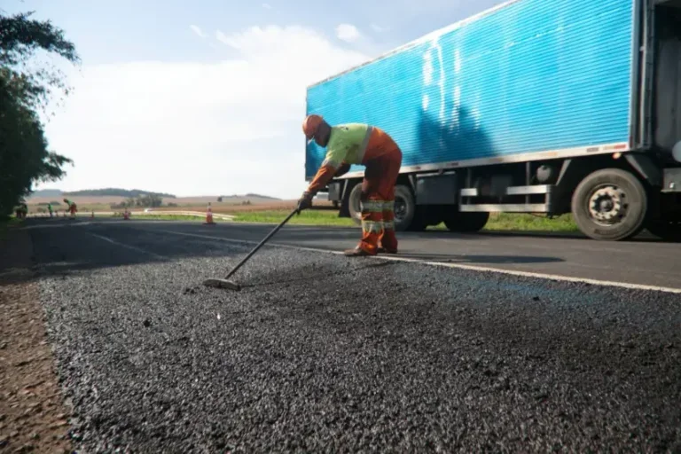Concessionária mantém obras e serviços na PR-323 e BR-272 nesta terça-feira