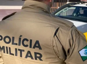 Umuarama: Conselho Tutelar e PM flagram criança sozinha em casa sem condições de higiene