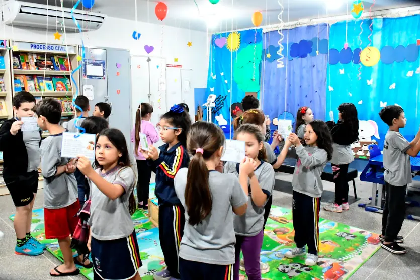 Dia D da Alfabetização mobiliza alunos do 1º e 2º ano em Umuarama