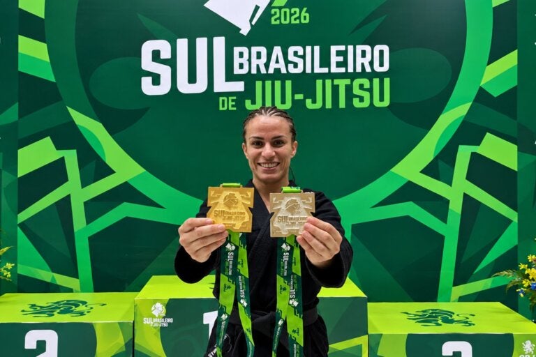 Faixa preta em boxe chinês coroa trajetória de Fernanda Freitas nas artes marciais