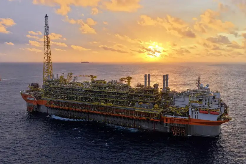 Navio petroleiro.