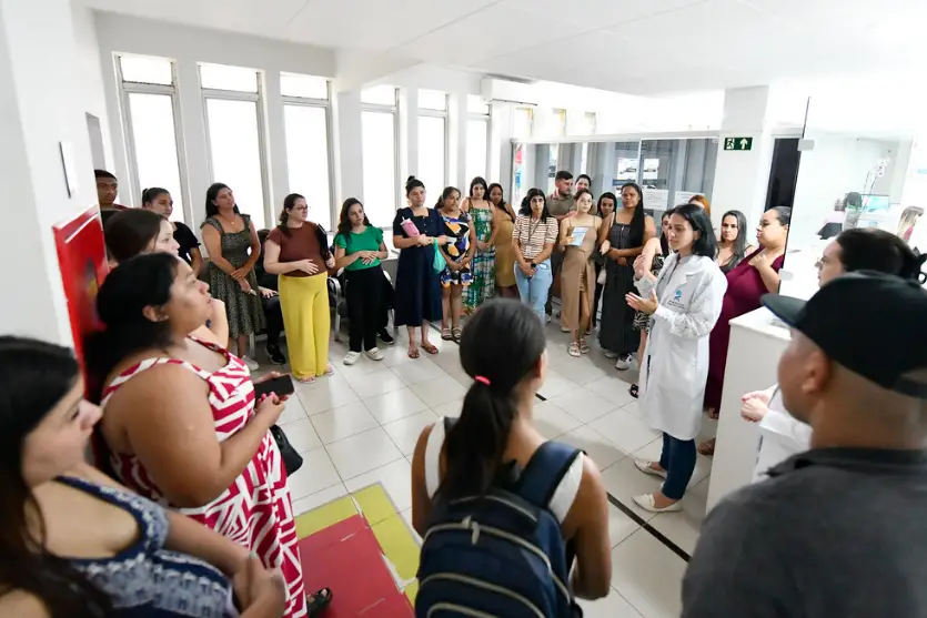 Gestantes de Umuarama visitam maternidade antes do parto para conhecer atendimento