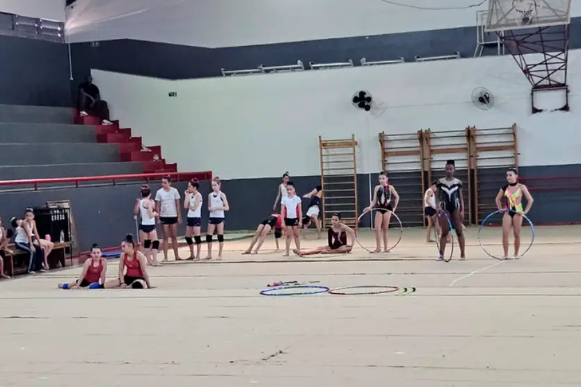 Ginástica rítmica ganha novos treinos e amplia atividades em Umuarama