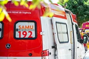 Ambulância do Samu.