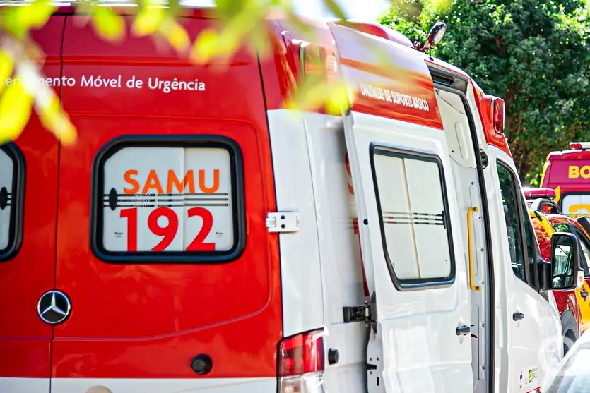 Ambulância do Samu.