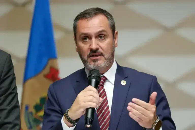 Mendonça afasta diretor-geral e diretor de Inteligência da Polícia Federal